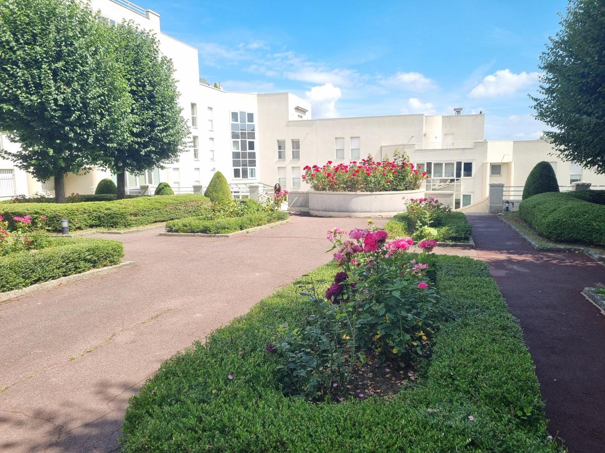 Chambre Avec Sdb Et Toilettes Privatives Rosny-sous-Bois Exterior photo